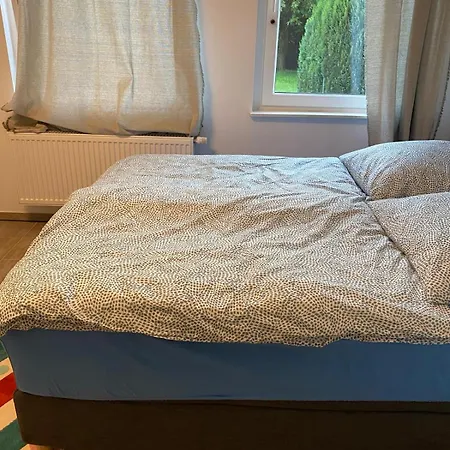 Family And Worker Friendly Spacious Db7 Apartment *
